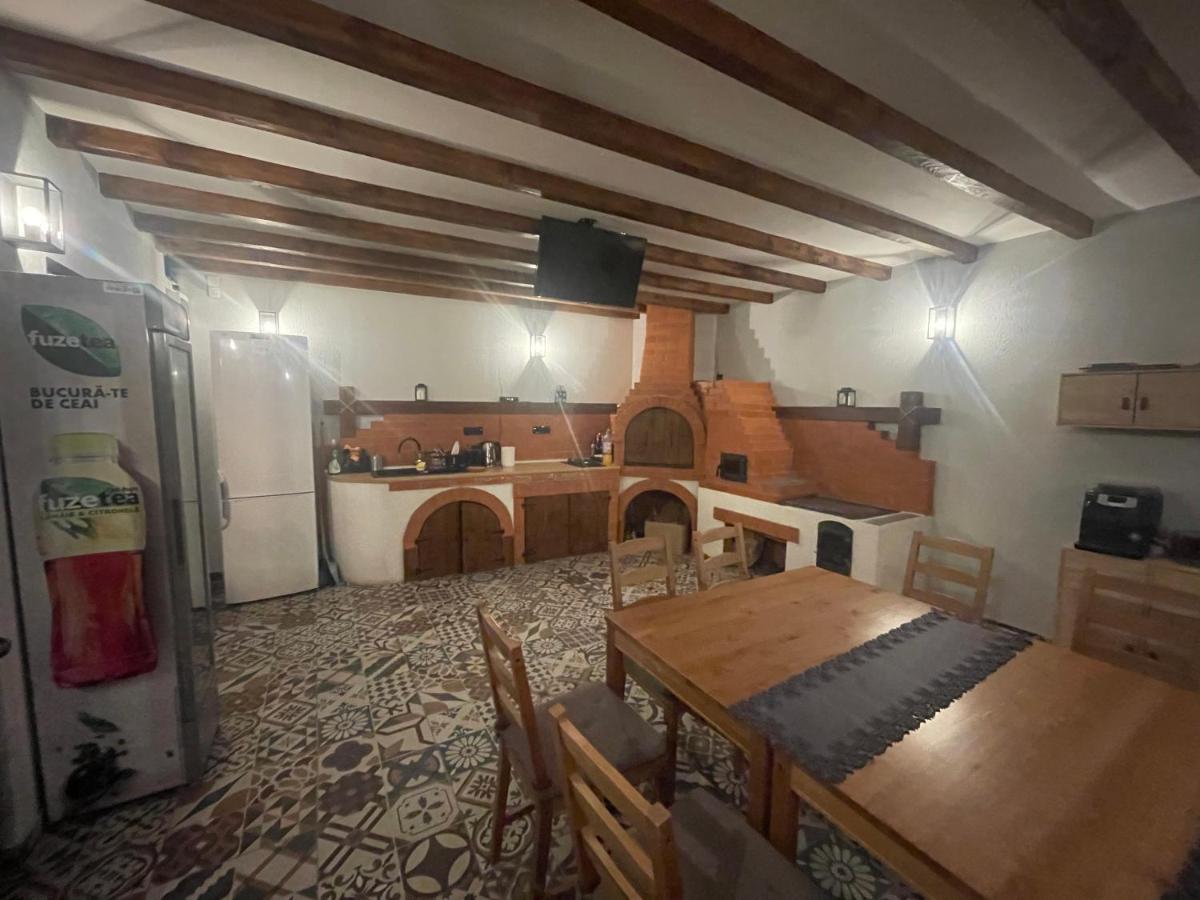 Pensiunea Saseasca Leresti Extérieur photo